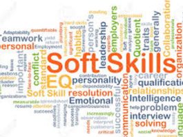 Immagine che raffigura molteplici parole incastrate tra loro. La parola principale è 'Soft Skills' e le altre rappresentano quelle che sono considerate appunto soft skills come leadership, personality, solving, emotional, teamwork, collaboration, etc.